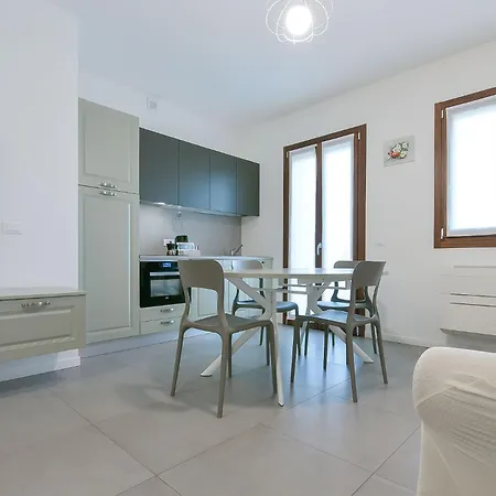 Apartment Queen Venice Fly