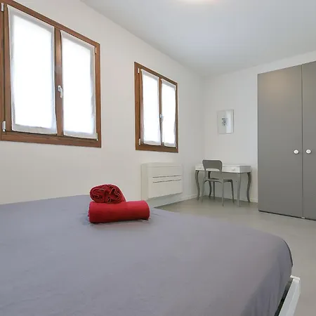 Queen Venice Fly Apartment *