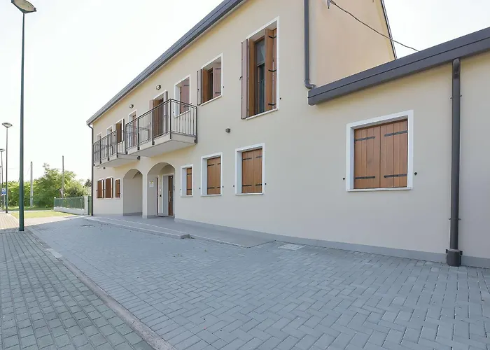 Queen Venice Fly كامبالتو