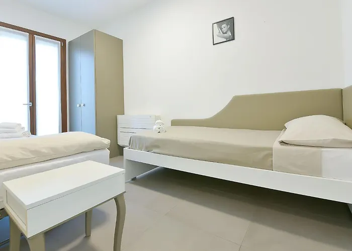 Queen Venice Fly كامبالتو